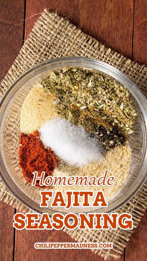 Homemade Fajita Seasoning looking extremely inviting Chicken Fajita Seasoning Recipe Spice Mixes, Chicken Fajita Spice Blend, Fajita Spice Mix Recipe, Chicken And Steak Fajita Recipe, Steak And Chicken Fajitas, Green Cabins, Fajitas Seasoning, Shrimp Fajitas Recipe, Beef Fajita Recipe