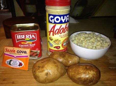 Puerto Rican Corned Beef, Canned Corned Beef Recipe, Canned Recipes, Canned Corned Beef, Pantry Meals, Corn Beef, Puerto Rican Cuisine, Puerto Rican Dishes, Boricua Recipes