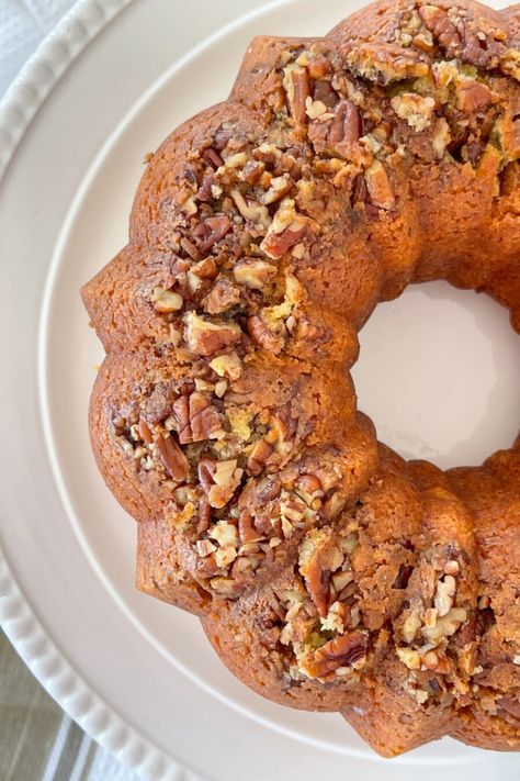 Bacardi Rum Cake is a scrumptious bundt cake made from a box mix. This is the best cake to come out of a box! And it is an easy recipe too! Cake Mix And Vanilla Pudding, Bacardi Rum Cake, Rum Cake Recipe, Pumpkin Beer, Pecan Ice Cream, Bacardi Rum, Beer Cake, Rum Cake, Yellow Cake