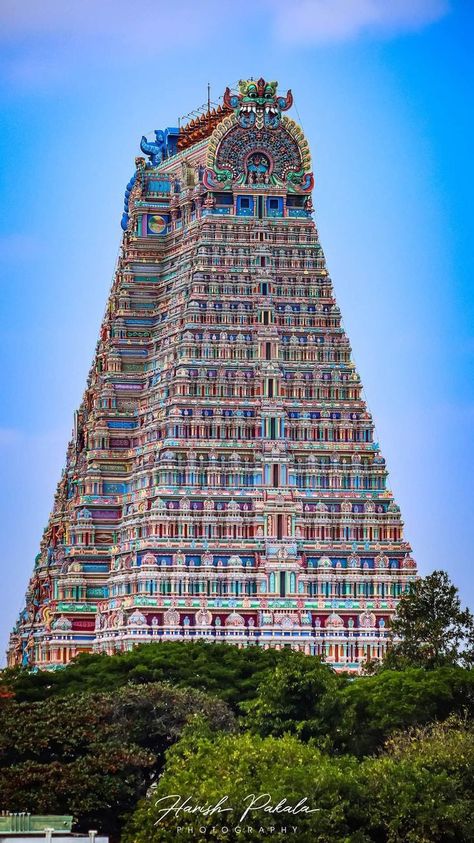 Tirupati balaji Temple. Srirangam Temple Gopuram, கோபுரம் Image, Indian Temple Aesthetic, Har Har Mahadev Quotes, Tirupati Balaji Temple, Lord Shiva Quotes, Murugan Temple, Shiva Quotes, Temple India