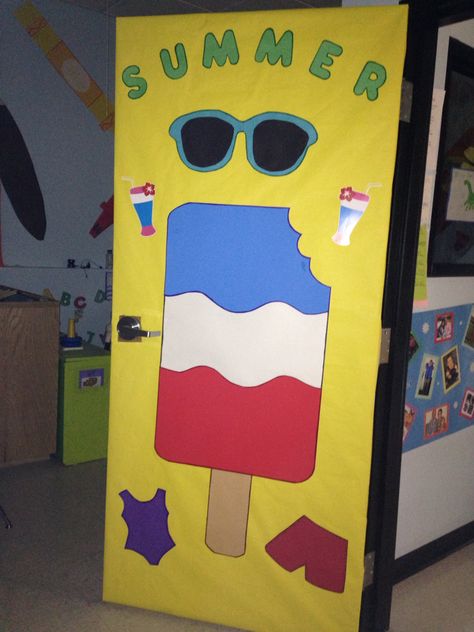 Summer School door decoration. :) Summer Classroom Door Decoration Ideas, Summer Door Themes For Classroom, Summer Camp Door Decorations, Summer Camp Decoration Ideas For School, Summer Window Decorations, Summer Door Ideas, Door Decorations School, Summer Door Decorations Classroom, Summer Classroom Door