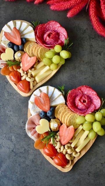 Charcuterie Heart, Valentine Charcuterie Board, Valentine Charcuterie, Charcuterie Board Inspiration, Cheese Ball Recipes Easy, Colourful Food, Catering Trays, Charcuterie Inspiration, Cheese Ball Recipes