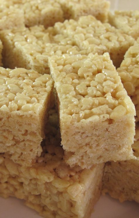 Salted Brown Butter Crispy Treats Homemade Rice Krispies, Homemade Rice Krispies Treats, Rice Krispies Treats, Krispies Treats, Rice Krispy, Smitten Kitchen, No Bake Snacks, Party Food And Drinks, Rice Krispie Treats