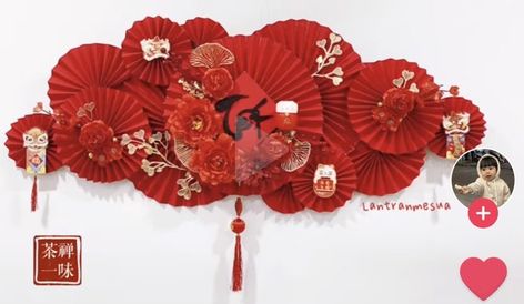 Chinese New Year Wall Decoration, Chinese Fan Decoration Wall, Chinese New Year School Decorations, Chinese Lunar New Year Decoration, Lunar New Year Backdrop, Tet Holiday Decoration, Chinese New Year Decorations Ideas, Cny Decoration Ideas, Backdrop Tet