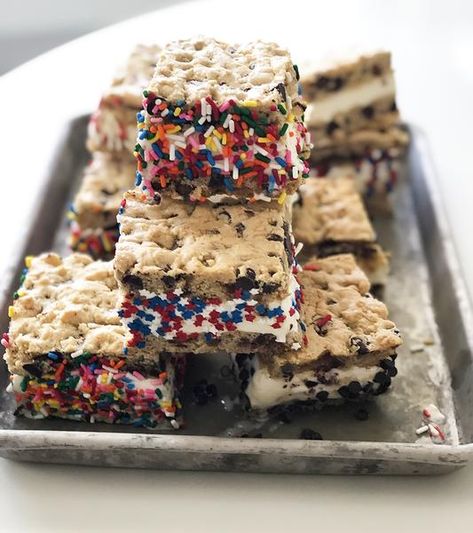 Sheet Pan Ice Cream Sandwiches, Cookie Ice Cream Sandwiches, Birthday Recipes, Cookies Ice Cream, Food Magic, Cookie Ice Cream, Types Of Sandwiches, Premium Ice Cream, Ice Cream Cookie Sandwich