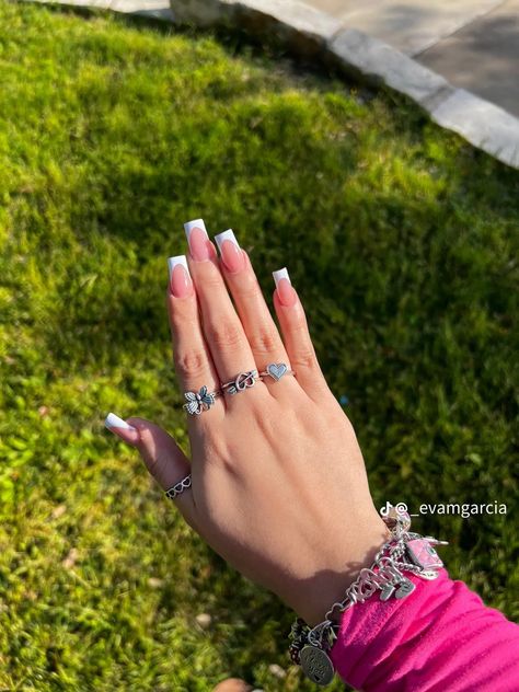 James Avery Rings On Hand, James Avery Aesthetic, James Avery Rings Aesthetic, James Avery Necklace, James Avery Charm Bracelet, James Avery Bracelet, James Avery Rings, Pandora Bracelet Charms Ideas, James Avery Charms