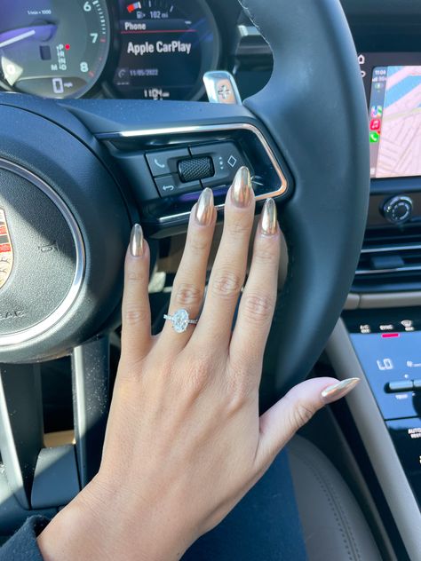 Gold Crome Nails Almond, Gold Chrome Almond Nails, Nails Gel X Almond, Chrome Gold Nails, Chrome Nails Gel, Chrome Nails Gold, Gel X Almond, Current Nail Trends, Nail Inspo Fall