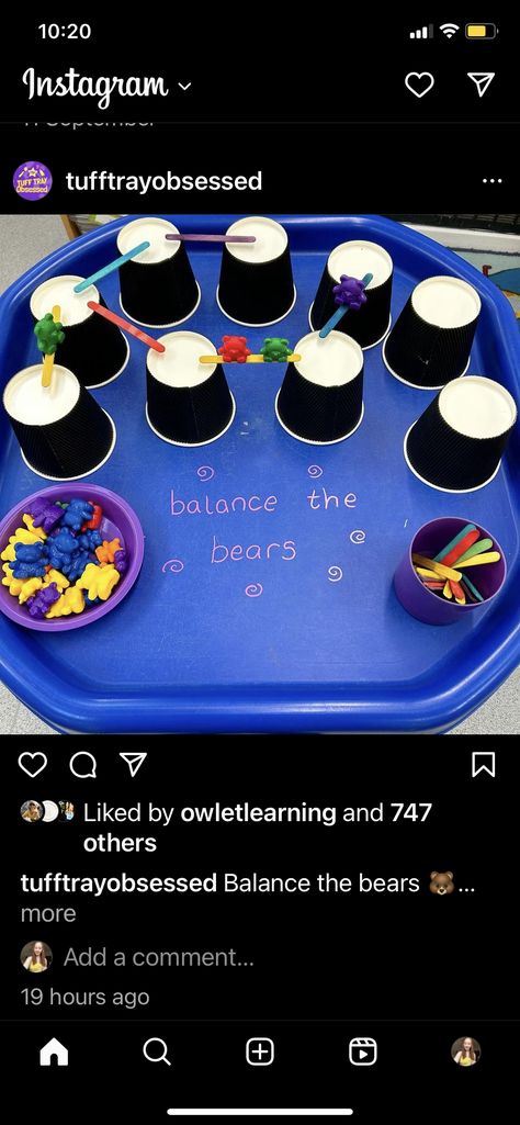 Finger Gym Eyfs, Back To School Tuff Tray Ideas, Tuff Trays Preschool, Tiff Tray Ideas, Science Tuff Tray Ideas, Bear Tuff Tray, Bear Activities Eyfs, Bear Fine Motor Activities, Outdoor Tuff Tray Ideas