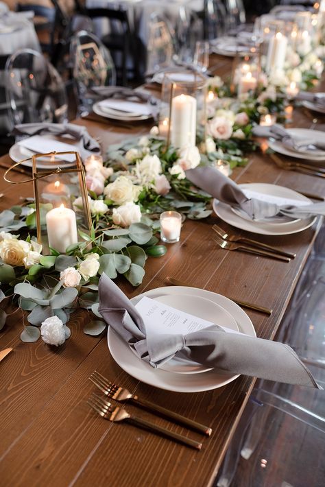 Gray Napkins Wedding Table Settings, White Roses On Table, Wedding Farm Table Decor, Gray Table Setting, Earthy Wedding, Elegant Wedding Reception, Farm Tables, Gray Weddings, Wedding Organization