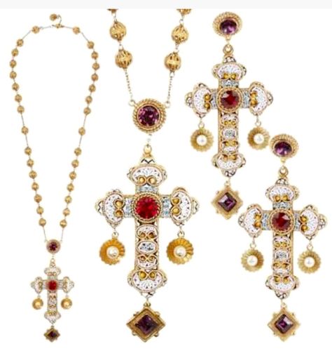 Gold Crosses Turkey Landscape, Dolce Gabbana Jewelry, Dolce And Gabbana Earrings, Pinterest Jewelry, Accessories Ear, Crystal Cross, Detailed Jewelry, Cross Earrings, Cross Jewelry