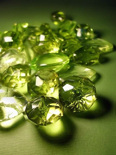 Peridot Stone Aesthetic, Norway Islands, Peridot Aesthetic, Green Diamonds, Peridot Crystal, Green Gem, The Red Sea, Peridot Green, Colour Texture