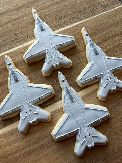 Jet Cookies Decorated, Air Force Birthday Party Ideas, Jet Themed Birthday Party, Jet Birthday Party, Fighter Jet Cake, Jet Cake, Engineering Party, Air Force Birthday, Airplane Cookies