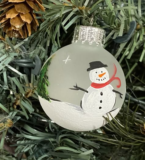 Christmas Paint Night, Make Your Own Christmas Ornaments, Daily Routine Kids, Christmas Birthday Ideas, Stuff For Christmas, Light Bulb Ornaments, Painted Christmas Ornaments, Christmas Painting, Paint Night