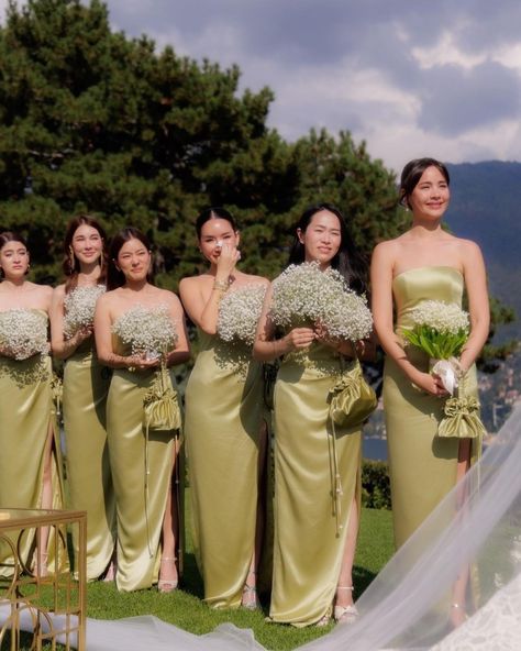 Spring Wedding Bridesmaids Dresses Green, Bridesmaid Dresses Asian, Garden Wedding Bridesmaid Dresses, Fairy Bridesmaid, Green Theme Wedding, Simple Wedding Theme, Garden Wedding Gown, Dior Ambassador, Garden Wedding Bride