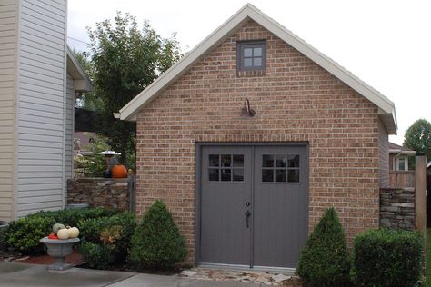 brick-shed (6) Brick Outbuilding Ideas, Brick Outbuilding, Outbuilding Office, Brick Garage, Brick Shed, Shed Design Plans, Wood Sheds, Shed Floor Plans, Garden Workshop