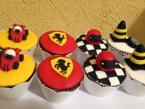 Cupcake Ferrari Ferrari Cupcakes, Car Cupcakes, F1 Cake, Motocross Cake, Ferrari Birthday, Ferrari Cake, Ferrari Party, Cars Cupcakes, Cupcakes Fondant