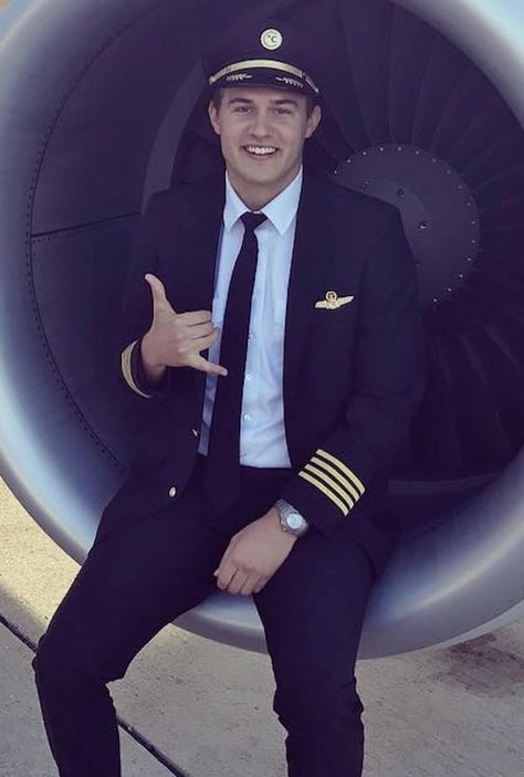 The Bachelorette's Peter the Pilot Is So Cute, He Can Get All My Roses Emirates Pilot Uniform, Pilot Uniform Men Aesthetic, Pilot Aesthetic Male, Handsome Pilot, Pilot Man, Pilot Uniform Men, Pilot Aesthetic, Groom Suit Black, Ugly Love Colleen Hoover