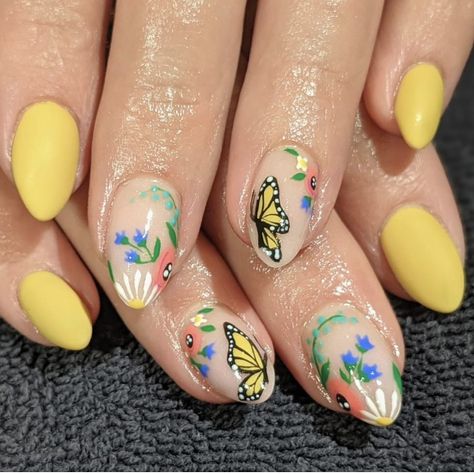 Flowers And Butterflies Nails, Butterfly And Flower Nails, Butterfly Flower Nails, Earth Day Nails, Flower Butterfly Nails, Otter Nails, Yellow Butterfly Nails, Wild Flower Nails, Practice Nails