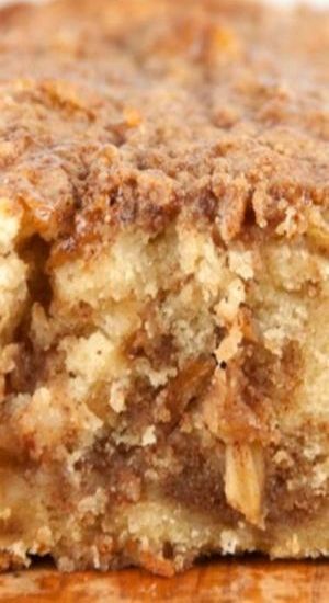 Apple Pie Bread, Cinnamon Apple Pie, Brown Sugar Recipes, Apple Bread, Cinnamon Apple, Amish Recipes, Monkey Bread, Easy Bread, Piece Of Cake