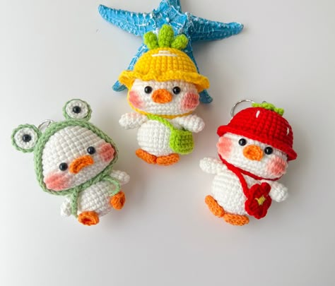 📍 About the crochet duck keychain: it is a finished product. Crochet Cute Duck Keychain, Duck Wear Hat Keychain, Duck gifts, Crochet Animal, Cute keychain, Crochet Keychain, Cute Gift, Fun Keyring. - The duck keyring are created by crochet technique, completely from cotton yarn and made to order. -  Size: 9-10 cm - Hat style: mint, green, pink, purple, yellow, strawberry, watermelon, sunflower. - These cute duck key chains are perfect accessories for your keys or bag. 📍  You buy this for yours Cute Animal Keychains, Fruit Animals Crochet, Crochet Keychain Cute, Key Chains Crochet, Duck Keychain Crochet, Crochet Duck Keychain, Cute Keychain Crochet, Keychain Duck, Yellow Strawberry