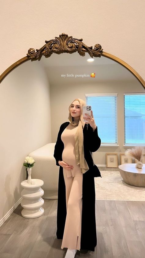 Hijab Pregnant Outfit, Outfit Pregnant Hijab, Muslim Pregnant Women, Pregnant Outfits Hijab, Pregnancy Outfits Hijab, Pregnant Hijabi Outfit, Hijab Pregnancy Outfits, Pregnant Outfits Dressy, Pregnancy Outfit