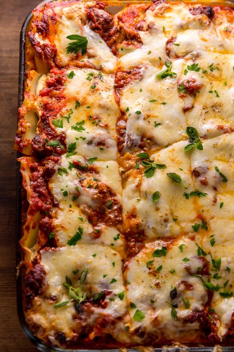 Best Homemade Lasagna, Homemade Lasagna Recipes, Classic Lasagna Recipe, Frozen Lasagna, Makanan Italia, Best Lasagna Recipe, Resep Pasta, Baked Lasagna, Baker By Nature