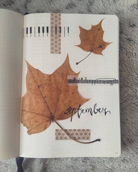 Autumn is coming and the 1st page of September in my bujo shows it. Music, washi tape, leaves and autumn vibes. September Spread, Bullet Journal Examples, Bullet Journal September, Black Journals, Autumn Is Coming, Real Leaves, Planner Decorating, Journal Cover, Journaling Ideas