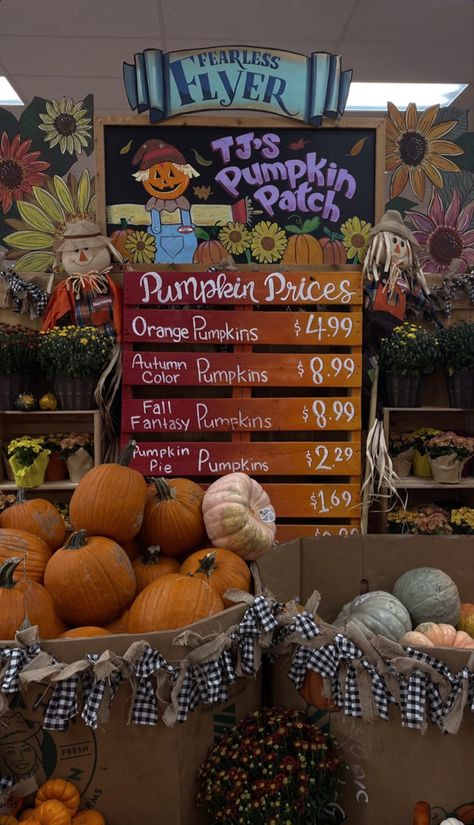 Fall Produce Displays, Fall Produce, Produce Displays, Autumn Magic, Pumpkin Orange, Flower Shop, Fall Pumpkins, Pumpkin Patch, Pumpkin Pie