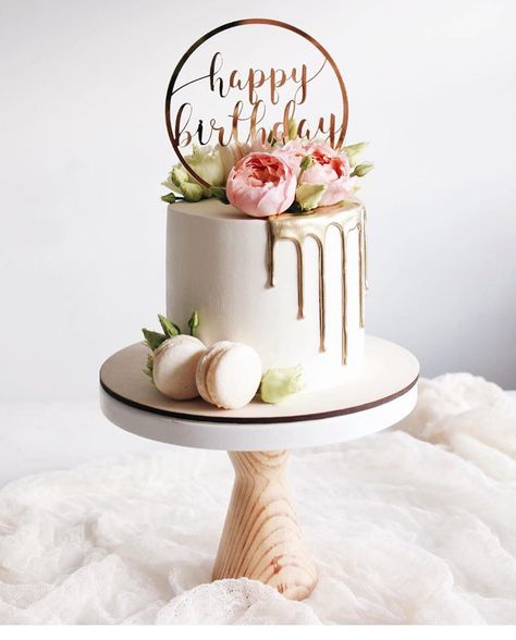 Birthday Drip Cake, Girly Birthday Cakes, Dessert Table Birthday, Girly Cakes, Homemade Chocolate Cake, Luxury Cake, Elegant Birthday Cakes, Fresh Flower Cake, 40th Birthday Cakes