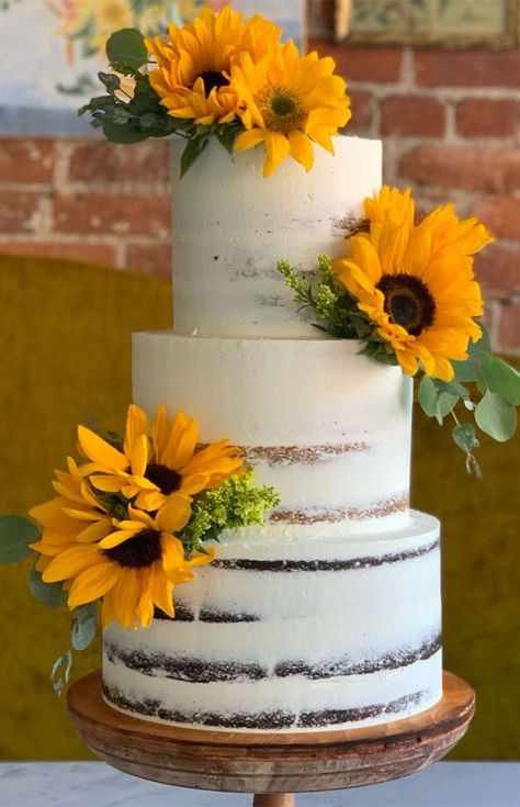 Simple Sunflower Wedding Cake, Wedding Cake Simple Rustic, Rustic Sunflower Wedding Cake, Sunflower Wedding Cakes, Wedding Cake With Sunflowers, Simple Rustic Wedding Cake, Cake With Sunflowers, Sunflower Reception, Simple Wedding Cakes