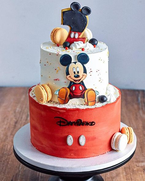 Cake With Cookies, Bolo Do Mickey Mouse, Mickey Birthday Cakes, Mickey And Minnie Cake, Mickey Mouse Birthday Cake, Mickey Cakes, Bolo Minnie, Minnie Cake, Mickey Mouse Cake