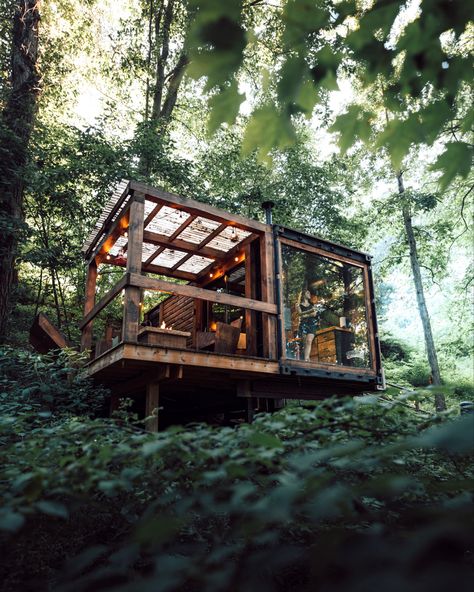 Farm Style House, Saturday Vibes, Jungle House, Tree House Designs, Enjoy The Day, A Frame House, Container House Design, Tiny House Cabin, Small Cabin