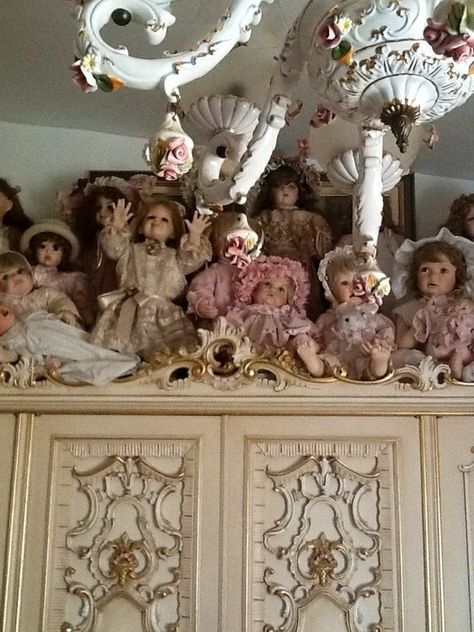 No place for Dolls!!??! Porcelain Doll Display, Antique Doll Display, Porcelain Doll Collection, Vintage Doll Collection, Porcelain Doll Aesthetic, Dolls Display, Doll Museum, Vintage Porcelain Dolls, Antique Porcelain Dolls