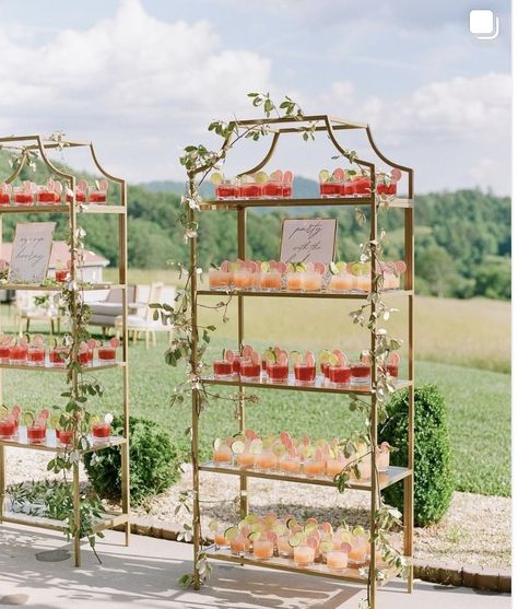 Cocktail Station Wedding, Wedding Drink Bar, Wedding Drink Station, Cocktail Station, Bridal Shower Tables, Yard Wedding, Signature Cocktails, Wedding Expo, Flower Bar