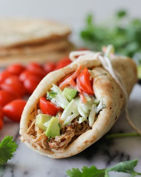 Slow Cooker Pulled Pork Gyros - It’s time to dust off that crockpot with these tender pulled pork gyros! Pork Gyros, Homemade Coleslaw, Slow Cooker Tacos, Slow Cooker Pulled Pork, Slow Cooked Meals, Slow Cooker Pork, Slow Cooker Chicken, Pulled Pork, Pork Recipes