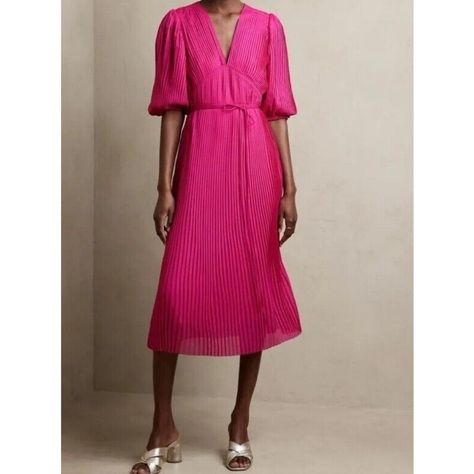 Banana Republic Pink Pleated Maxi Dress Size Xl Armpit To Armpit 27" Length 49" Coronation Fashion, Bohemian Wedding Guest, Pink Long Sleeve Dress, Black Tie Formal, Spring Wedding Guest, Pink Banana, Feminine Romantic, Garden Party Dress, Hot Pink Dresses