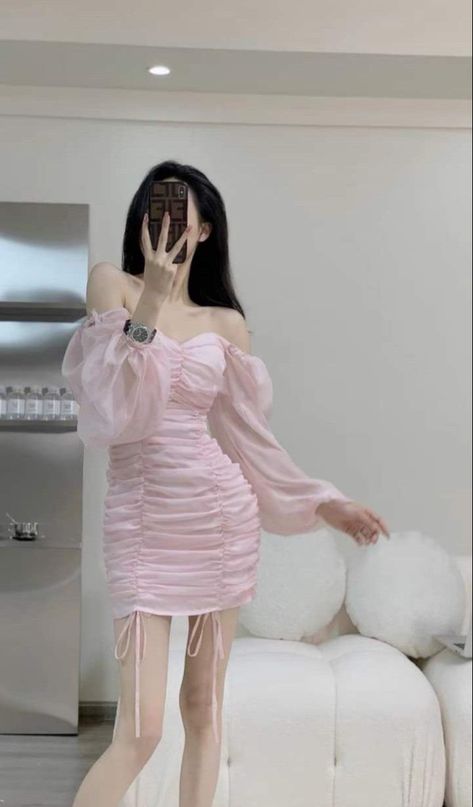 Pastel Pink Bodycon Dress, Bodycon Dress Korean Style, Different Body Sizes, Best Winter Outfits, Outfit Looks, Fashion Design Patterns, Kawaii Fashion Outfits, Two Friends, Korean Girl Fashion