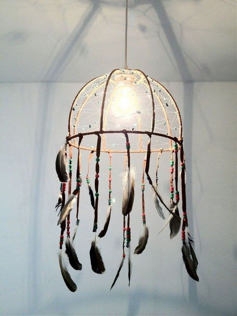 35 DIY Dream Catcher Ideas | Art and Design Kattokruunu Diy, Dreamcatcher Diy, Atrapasueños Diy, Diy Luminaire, Dream Catcher Tutorial, Beautiful Dream Catchers, Diy Lampe, Dream Catcher Diy, Diy Chandelier