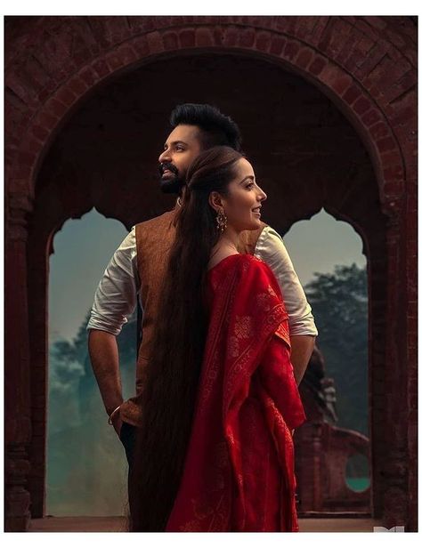 Reception Poses, Reception Couple, Mehendi Photography, Pre Wedding Photoshoot Props, Pose Portrait, Indian Wedding Poses, Pre Wedding Photoshoot Outfit, Photoshoot Outdoor, Indian Wedding Photography Couples