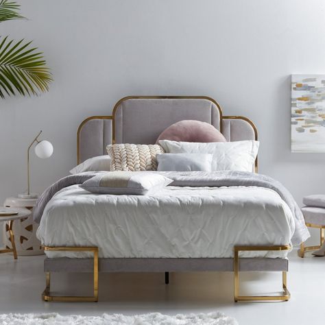 MoDRN Glam Marni Upholstered Platform Bed Old Hollywood Bedroom, Hollywood Bedroom, Simple Bed Designs, Glam Bedroom, Bed Dimensions, Simple Bed, Velvet Quilt, غرفة ملابس, Quilt Set