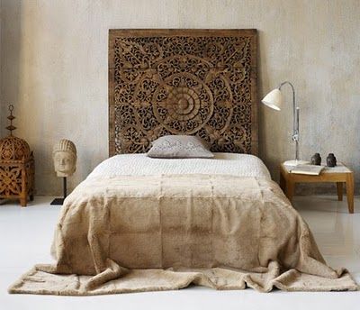 Vanhaa puuta kierrätyskäytössä Carved Headboard, Head Boards, Beautiful Headboards, Moroccan Bedroom, Wooden Headboard, Gorgeous Bedrooms, Simple Bed, Headboard Designs, Wood Headboard