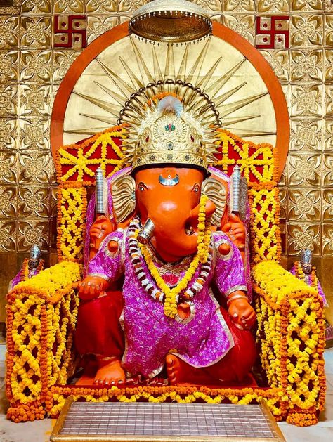 Moti Dungri Ganesh Ji Jaipur, Gannu Bappa, Ganesha Images, Wallpaper Photo Gallery, Diamond Wallpaper, Ganesh Ji, Wallpaper Photo, Creative Mind, God Illustrations