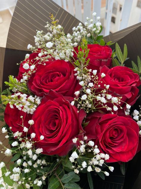 Buketi Flowers, Roses For Her, Single Flower Bouquet, Roses Bouquet Gift, Luxury Flower Bouquets, Elegant Birthday, Flowers Bouquet Gift, Flower Therapy, Beautiful Bouquet Of Flowers