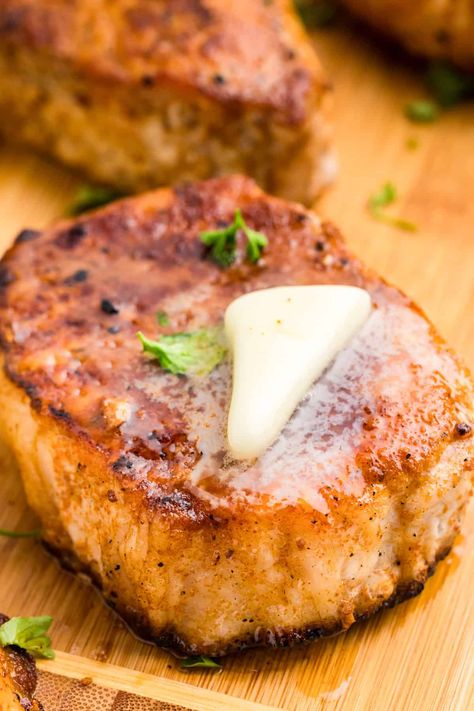 Grilled Pork Chops Boneless, Grilling Thick Pork Chops, Thick Pork Chop Recipe, Pork Sirloin Chops, Best Grilled Pork Chops, Pork Loin Chops Recipes, Healthy Pork Chops, Grilled Pork Loin, Pork Chop Marinade