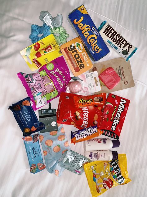 British things British Snacks Aesthetic, Dorm Snacks, British Snacks, British Candy, Uni Dorm, British Things, Oat Bars, Snack Box, Nut Butter