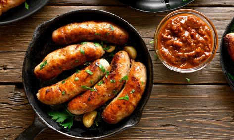 Best pork sausages: the brilliant budget supermarket bangers and top brands - Which? Slow Cooker Kip, Brats Recipe, How To Cook Brats, Beer Brats, Grilled Sausage, Sweet Italian Sausage, How To Cook Sausage, Pork Sausage, Smoked Sausage