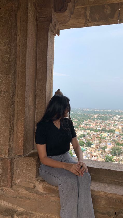 Girl Asthetics Dp, Without Face Girls Dp Aesthetic, Girls No Face Dp, Insta Photo Ideas Aesthetic No Face Dp, Poses In Fort, Girls Asthetics Snaps, Girls Asthetics Dp, No Face Girl Aesthetic, Fort Poses