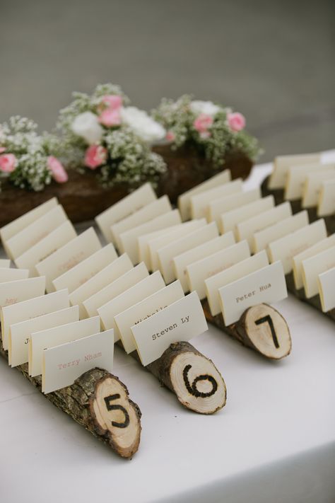 #escort-cards  Photography: Jasmine Lee Photography - www.jasmineleephotography.com/  Read More: http://www.stylemepretty.com/little-black-book-blog/2014/09/22/rustic-diy-oakland-wedding/ Rustic Place Cards, Rustic Wedding Seating, Vintage Garden Parties, Vintage Wedding Table, Wedding Table Designs, Rustic Vintage Wedding, Card Table Wedding, Vintage Wedding Theme, Rustic Wedding Diy