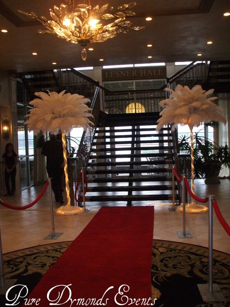 Casino Prom Theme, Prom Theme Decorations, Casino Prom, Old Hollywood Prom, Great Gatsby Prom, Prom Themes, Gala Ideas, Casino Party Decorations, Decoration Evenementielle