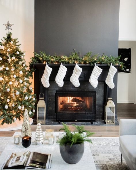 House Of Valentina, Neutral Holiday Decor, Affordable Christmas Decorations, Minimalist Christmas Decor, Neutral Christmas Decor, Christmas Fireplace Decor, Modern Christmas Decor, Farmhouse Holiday, Christmas Interiors